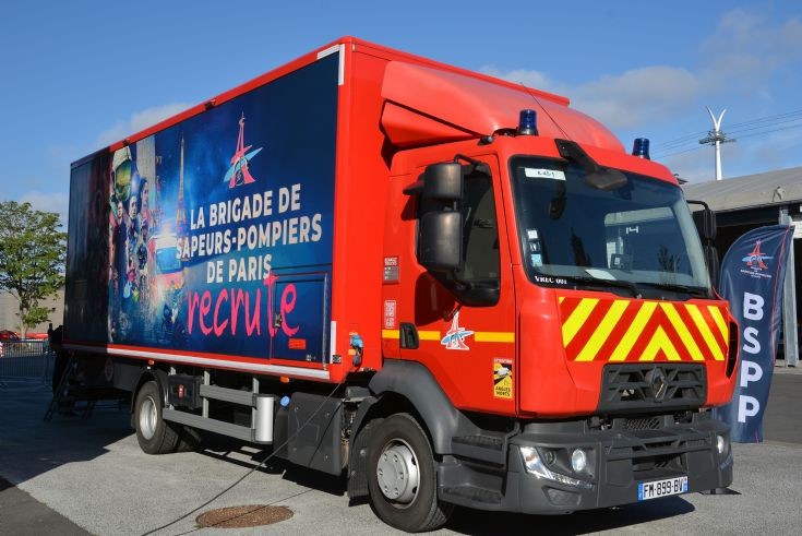 Renault – Job & Recruitment truck