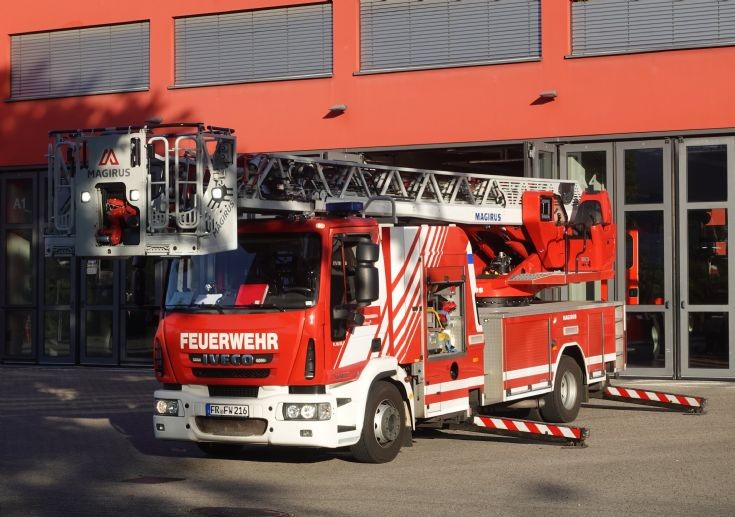 Iveco-Magirus DL 23/12 TTL32m