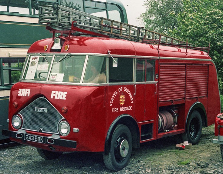 Dennis F8/Miles WrL Guernsey 243EBK