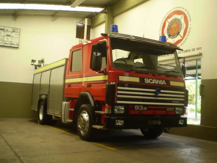 Scania 93M-250 Emergency-One WrL