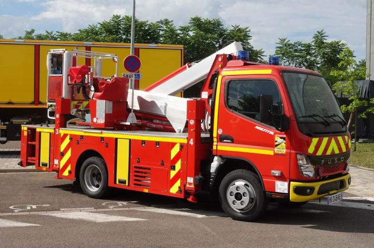 Mitsubishi Fuso-Multitel 18m arial platform