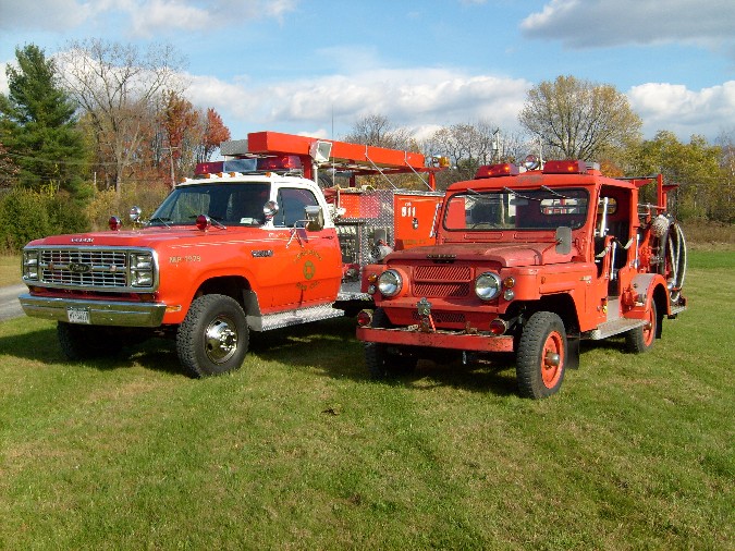 1979 Nissan Fire Patrol, 1979 Dodge W-400 Pierce