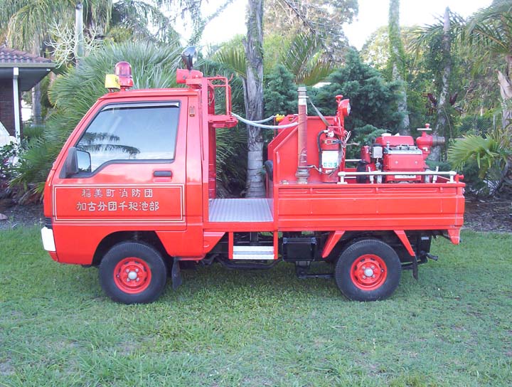 Mitsubishi Minicab Fire Engine ex Japan left side 