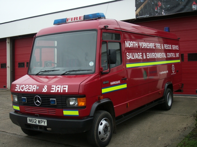 N612WPY Mercedes benz 814d van.