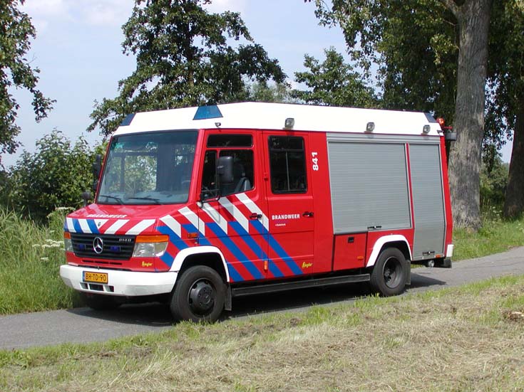 Brandweer Ouderkerk Mercedes 814FD34 Vario