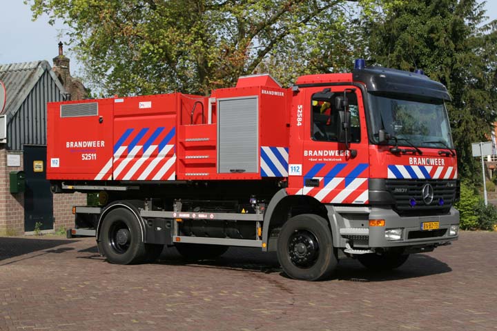 Prime mover Mercedes Actros at Laren Fire station