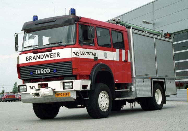 Brandweer Lelystad Iveco 180.23AW pump