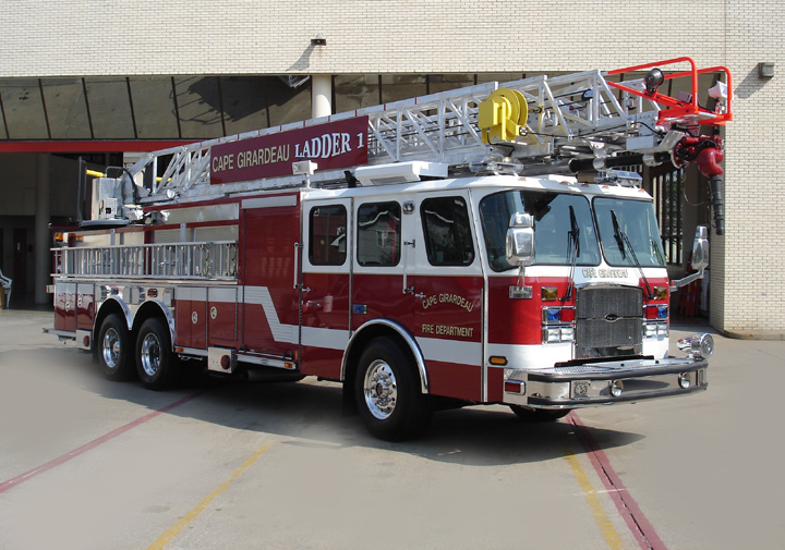 E-One 100 Foot Aerial Ladder