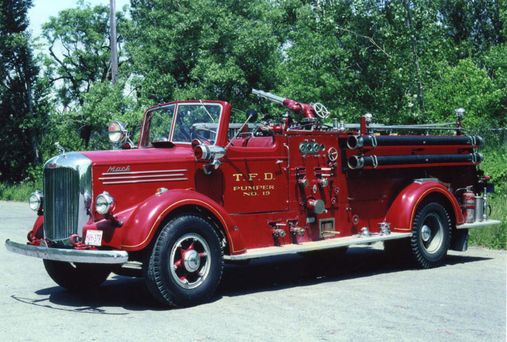 Toronto Fire department Pumper 19 Mack