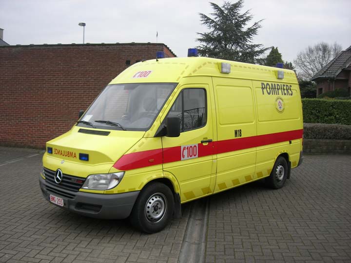 Brandweer Sint-Gillis-Waas MB Ambulance