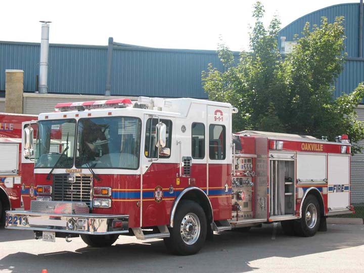 Fire Engines Photos Oakville ON Canada P 221 HME/Seagrave