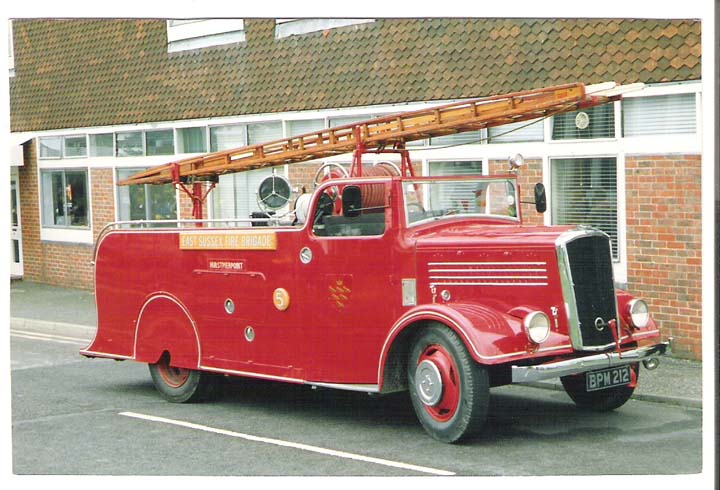 1939 Dennis ' Light Four/New World 'Fire Engine.