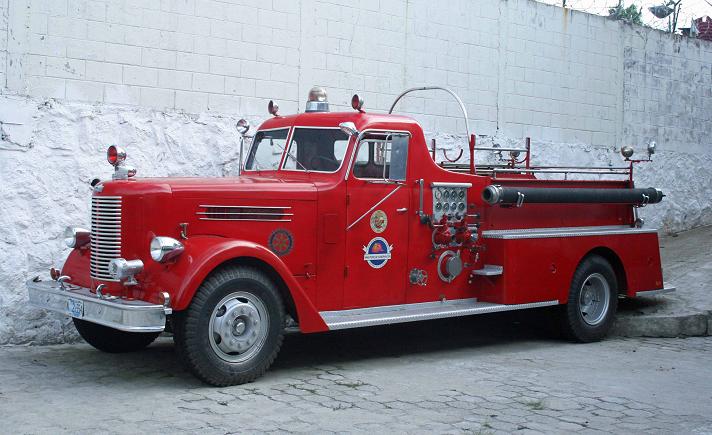 El Salvador Fire Service - Pirsch pumper