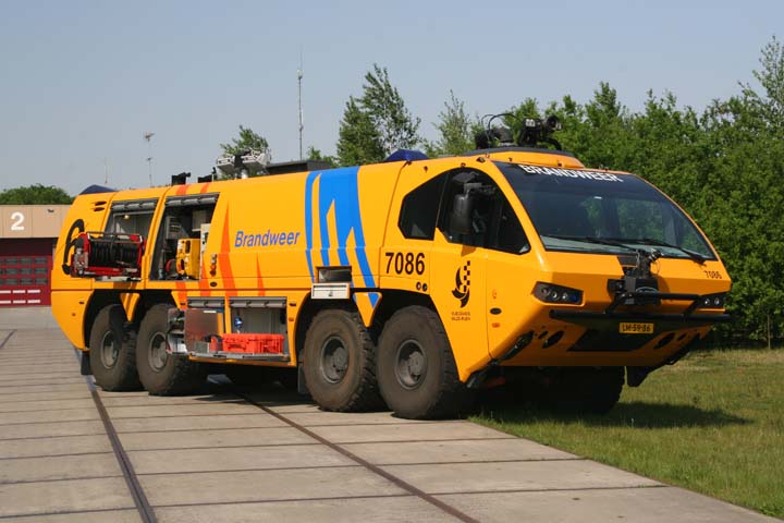 Dutch Airforce Gilze-Rijen E-One crashtender nr.6