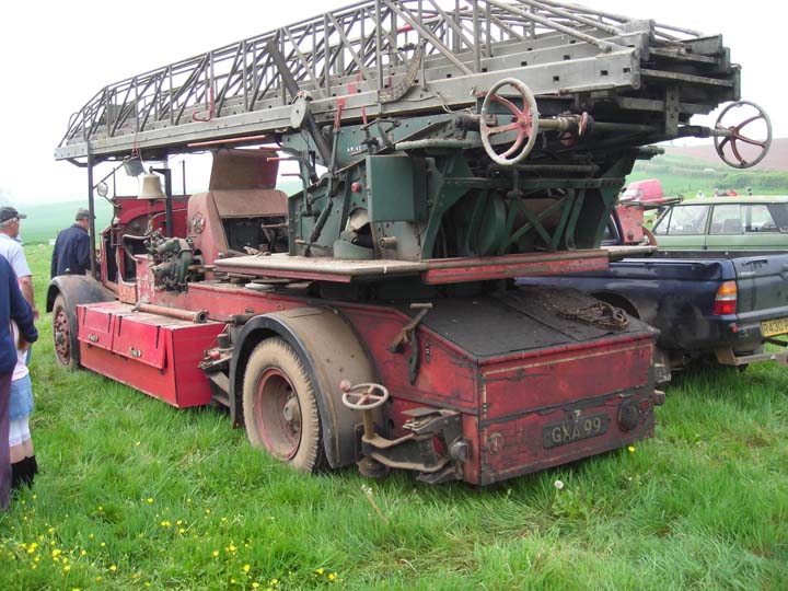 Dennis Turntable Ladder GXA99 
