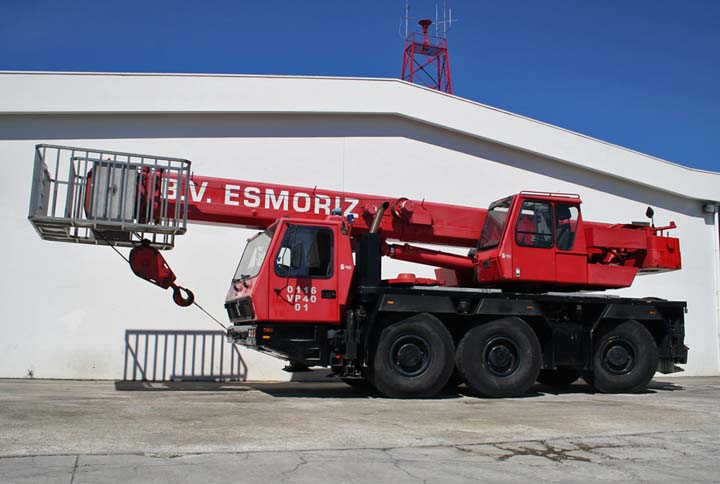 Bombeiros Voluntarios Esmoriz Grove Crane