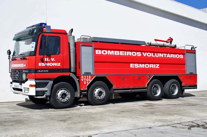 Bombeiros Voluntarios Esmoriz Mercedes 3235