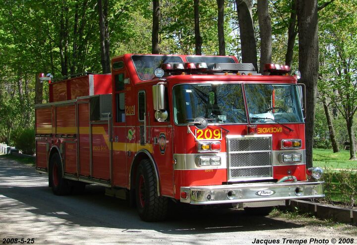 Quebec Fire Department Engine 209