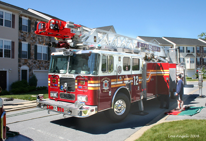 Ladder-12: Seagrave Aerial Ladder