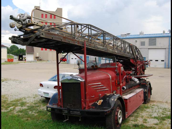 1940 Dennis 8 GGK946