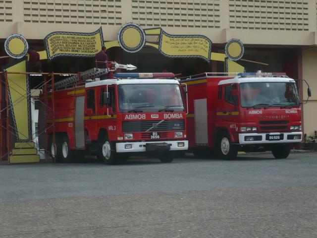 Volvo FL10 WRL3 and Mitsubishi FP WRT3