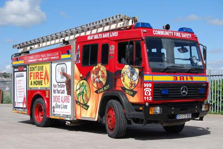 Fire Engines Photos - Cork City Fire brigade Mercedes Benz 1124