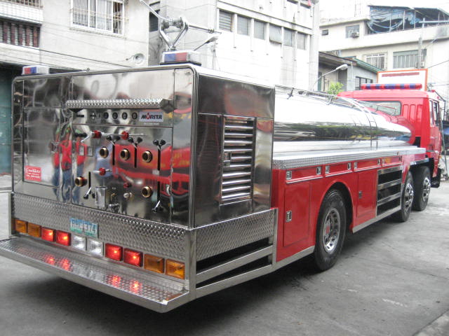 Fuso FU Super Custom Stainless Fire Tanker