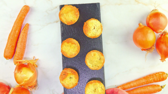 Mandelmehl Kalorien & Nährwerte: Kohlenhydrate, Eiweiß, Ballaststoffe & Co Mandelmehl Kalorien & Nährwerte: Kohlenhydrate, Eiweiß, Ballaststoffe & Co