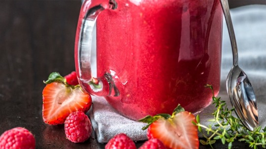 Rezept: [Ohne-Video] Himbeer-Erdbeer-Smoothie