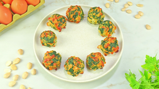 Rezept: Low Carb Einfache, vegetarische Spinatbällchen