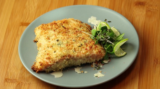 Rezept: Salmon with a Herb-Parmesan Crust 