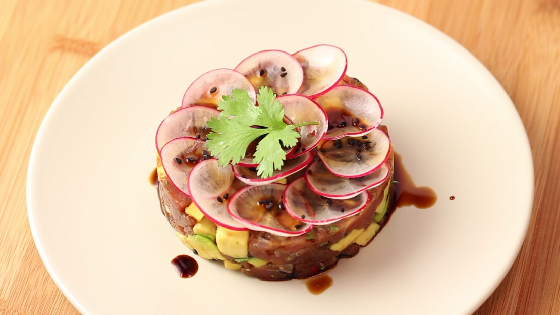 Tuna Fish Tartar with Avocado - Low Carb Recipes by Foodabi