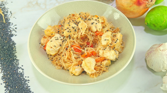 Rezept: Low Carb Einfaches Hähnchen mit Reisnudeln