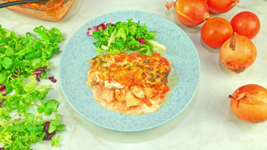 Rezept: Hähnchenbrust im Pizza-Stil überbacken