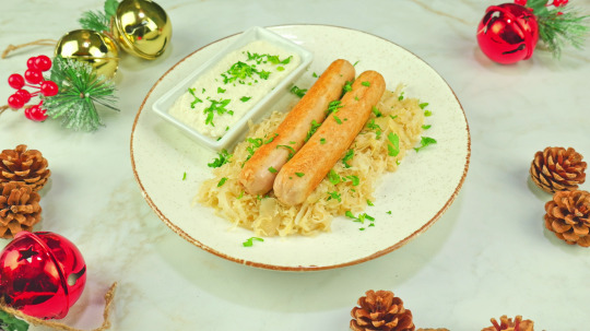 Rezept: Low Carb Simples Sauerkraut & Würstchen mit Blumenkohlpüree