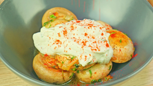 Rezept: Köstliche Weihnachts-Champignons mit Creme Fraiche