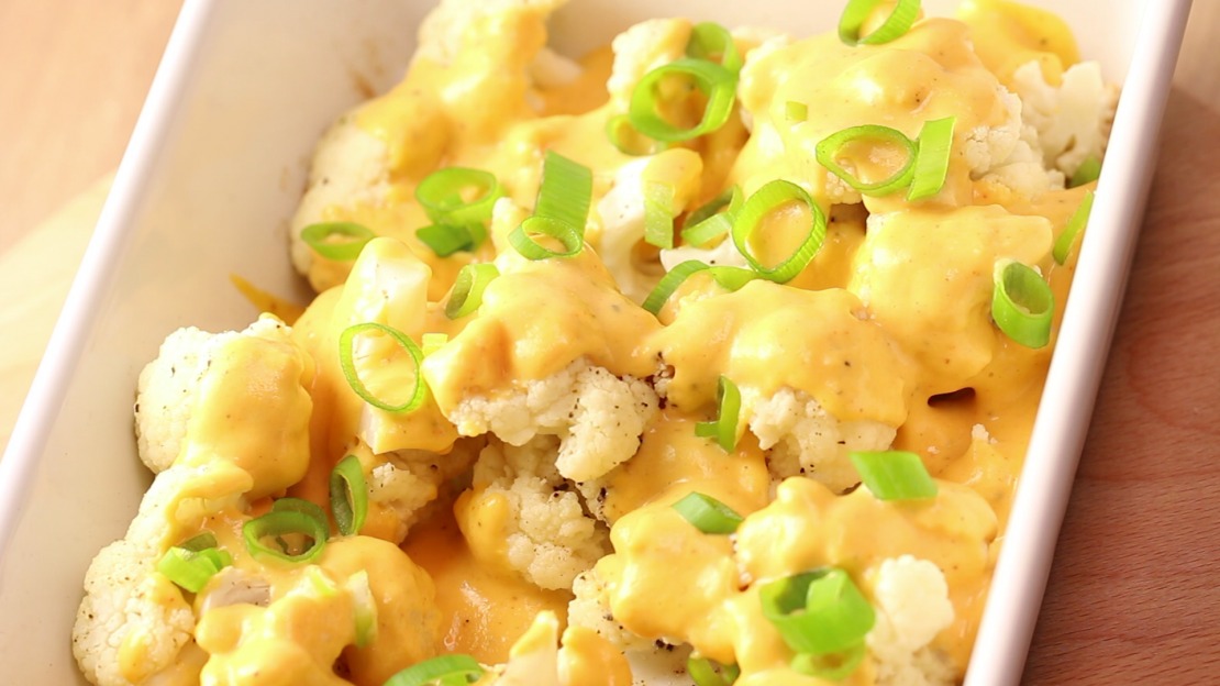 Cauliflower casserole with creamy cheese sauce - Low Carb Recipes by Foodabi