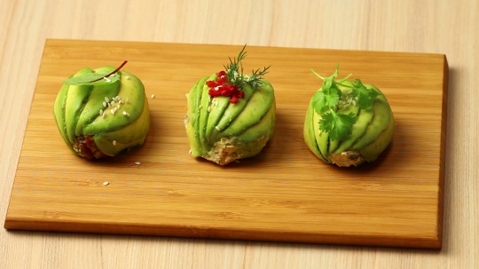 Recipe: Low Carb Avocado ball with trout paste stuffing