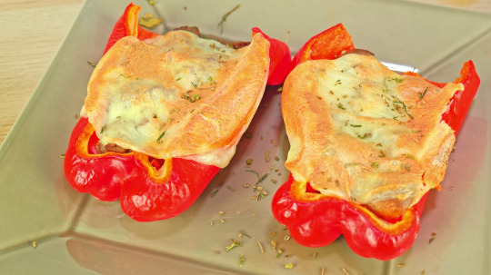 Rezept: Low Carb Mit Philly Cheesesteak gefüllte Paprika