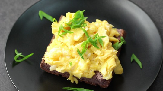 Recipe: Low Carb Scrambled Eggs a la Americana 