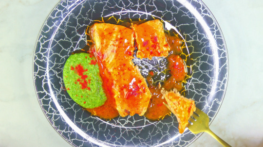 Rezept: Lachs in Curry mit Brokkoli-Püree