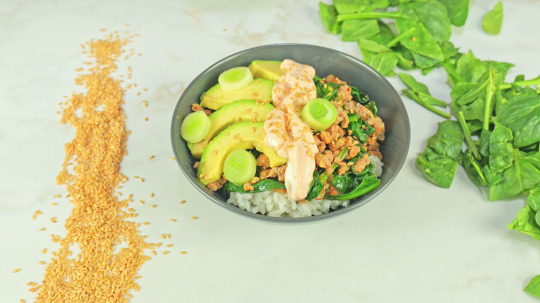 Rezept: Low Carb Rindfleisch-Avocado-Reis-Bowl