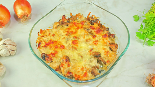 Rezept: Low Carb Hähnchen-Speck-Auflauf in cremiger Ranche-Sauce