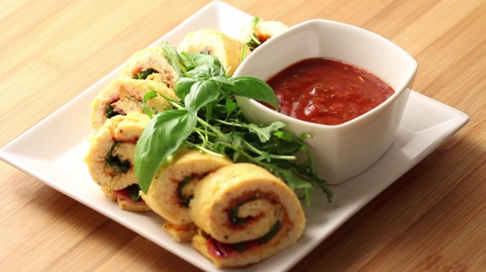 Rezept: Low Carb Frühstücks-Pizza-Rollen