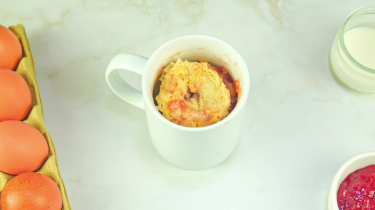 Rezept: Low Carb Blitzschneller Erdnussbutter-Tassenkuchen