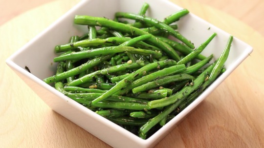 Recipe: Low Carb Green beans with garlic