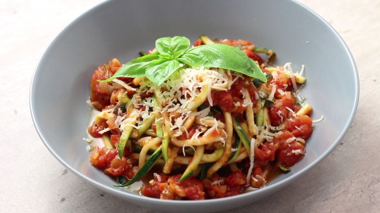 Recipe: Low Carb Zucchini noodles with marinara sauce