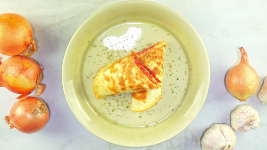 Rezept: Simple Pfannen-Pizza aus einem Tortilla