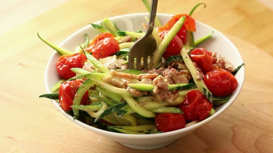 Rezept: Zucchininudeln mit cremiger Käsesoße