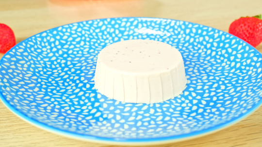 Rezept: Low Carb Schnelles Erdbeer-Panna Cotta